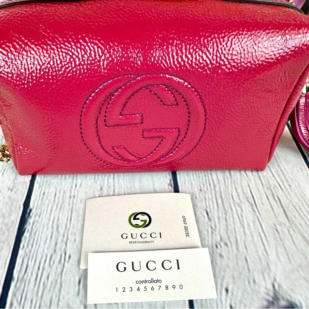 Gucci Soho crossbody bag in magenta pink leather *new with defect* - Picture 4 of 14
